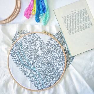 V&A · Colouring In Stitch