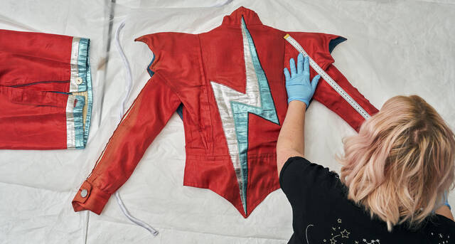DAVID BOWIE IS INSIDE 　V&A David Bowie Is – Noelle Interiors