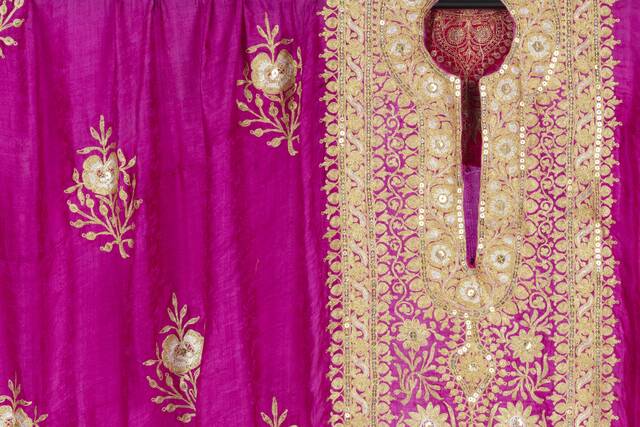 Golden Threads: Dress from Saudi Arabia