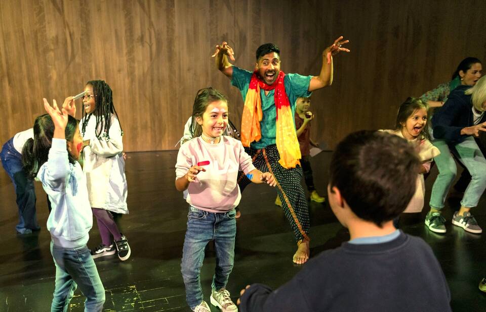 BSL Pop Up Performance: The Great Museum Adventure